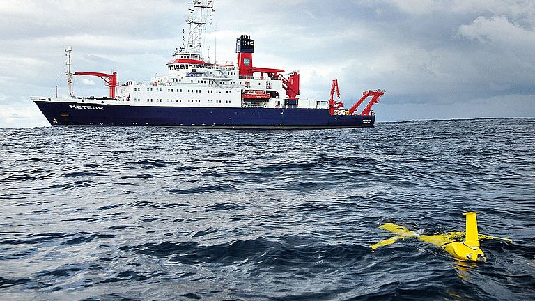Deployment of a surface glider in the tropical Atlantic