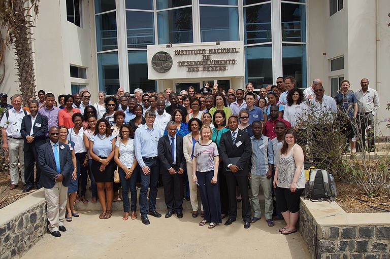 Participants of the scientific symposium at INDP in Mindelo, Cabo Verde. Photo: Björn Fiedler, GEOMAR