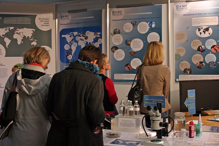 Mehrere tausend Menschen informierten sich am GAME-Stand auf den Münchner Wissenschaftstagen über Plastikmüll im Meer. Foto: U. Hanz, GEOMAR
