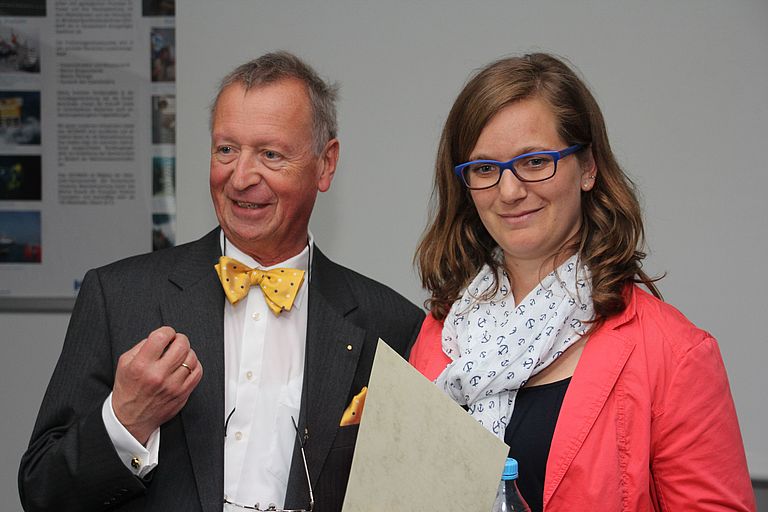 Award winner Dr. Kathrin Wuttig with Prof. Dr. Wolf-Christian Dullo. Photo: A. Villwock, GEOMAR.