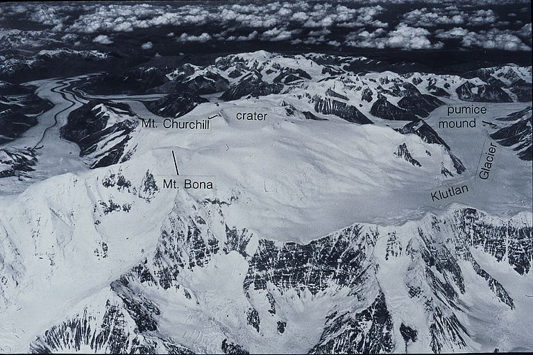 Luftbild des Bona-Churchill-Massivs, im Südosten von Alaska. Foto: Alaska Volcano Observatory, US Army-Air Force
