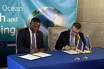 Signing of the Cooperation Agreement between EU Commissioner for Research, Science and Innovation, Carlos Moedas (right), and Deputy Prime Minister of Cape Verde, Olavo Correira (l). Photo: Edson Silva Delgado