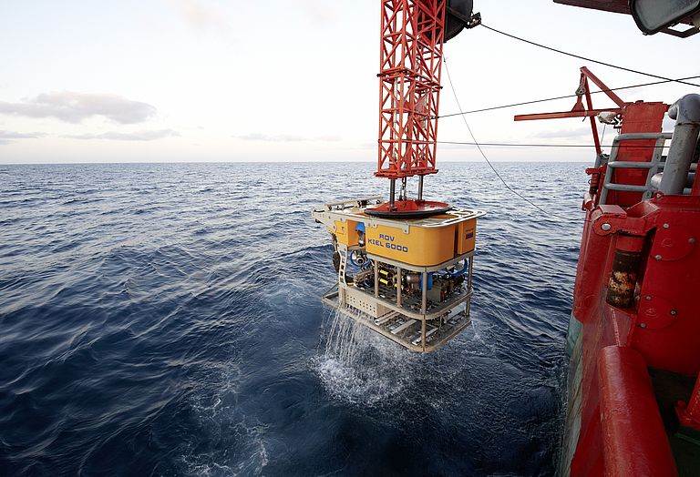 Deep-sea research with state-of-the-art underwater technology, the ROV Kiel 6000. Photo: B. Grundmann, Copyright: GEOMAR.