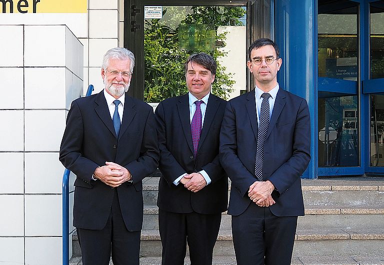 Von links: Prof. Dr. Peter Herzig (GEOMAR), Prof. Dr. Ed. Hill (NOC) und Francois Jacq (Ifremer). Quelle: Ifremer.