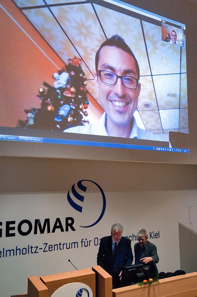 Preisträger Dr. Damian Leonardo Arévalo Martínez nahm an der Weihnachtsfeier per Telekonferenz teil. Foto: Jan Steffen, GEOMAR