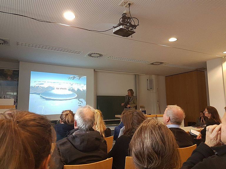 Prof. Dr. Karin Lochte during her Marie-Tharp Lecture at GEOMAR. Photo. M. Nehir, GEOMAR.