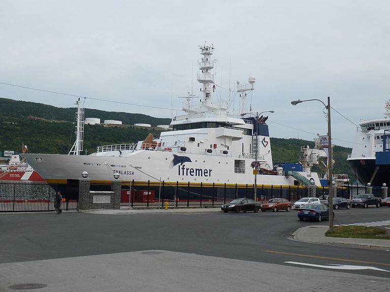 Das französische Forschungsschiff THALASSA im Hafen von St. John's (Neufundland, Kanada). Foto: Ann Katrin Seemann