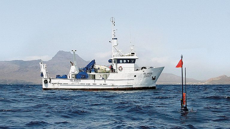 RV Islândia is a small fishing vessel that serves as an platform for field campaigns and the monthly sampling at the Cape Verde Ocean Observatory. 