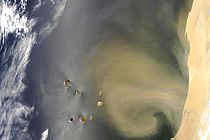 Satelliten Bild eines Sahara Sandsturms über den Kapverdischen Inseln. Quelle: NASA