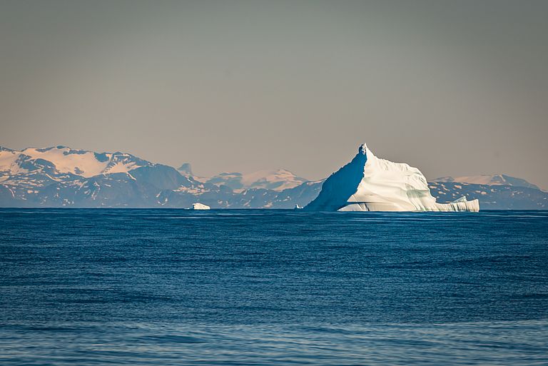 Eisberge in der Labradorsee im August. Meeresforschende der Uni Kiel konnten hier im Rahmen einer Expedition mit der MARIA S. MERIAN (MSM45) mehr als 250 Meter Sedimentkerne gewinnen. Foto: Felix Gross/Uni Kiel
