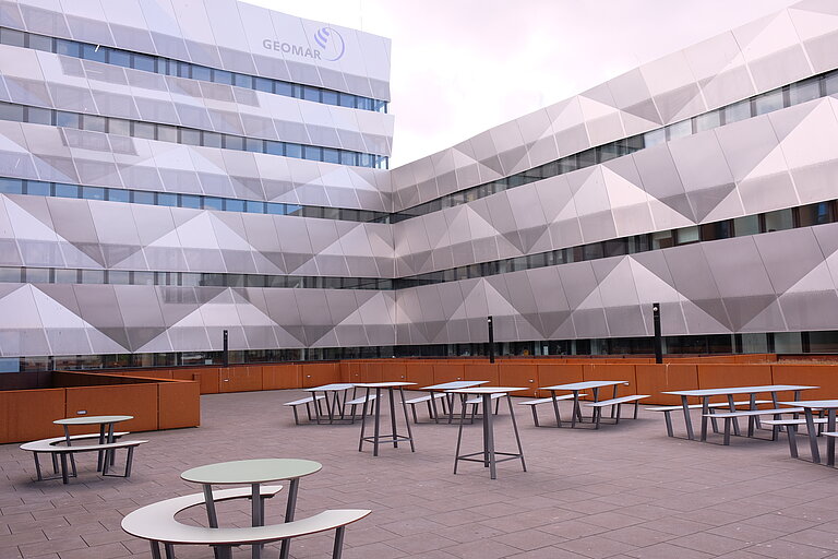 Dachterrasse mit Sitzmöbeln