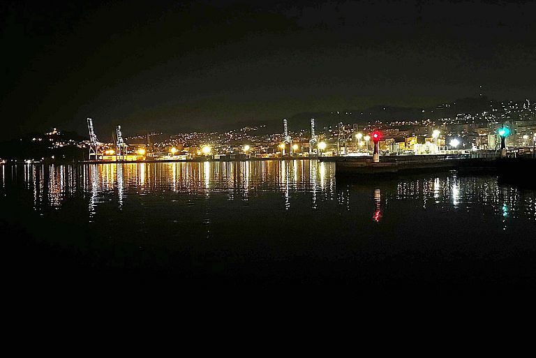 Hafen von Vigo bei Nacht