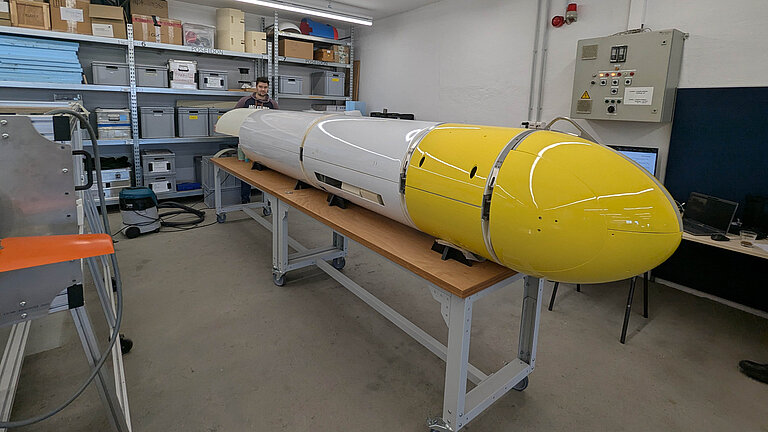 Testweises zusammensetzen der unlackierten Segmente.