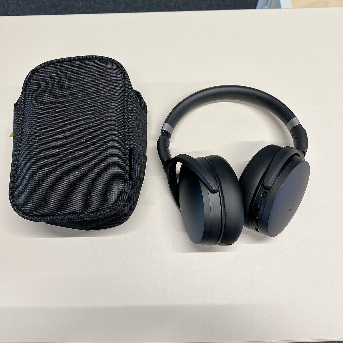 [Translate to English:] Kopfhörer