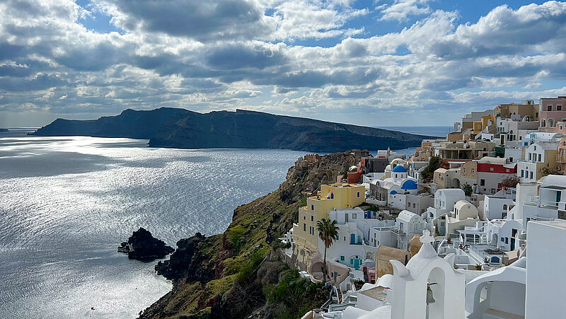 Blick über die Landschaft von Santorini