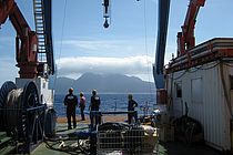 Das P-Cable 3D-Seismik-System wird während der Expedition JC45 mit dem britischen Forschungsschiff RRS JAMES COOK vor der Karbikinsel Montserrat ausgebracht. Foto: J. Karstens, GEOMAR