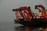 ... testet die SONNE das Aussetzen des Kieler Tiefseeroboters. (Foto: J. Steffen, GEOMAR)