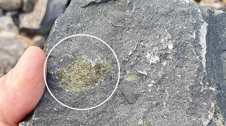 Mantel-Xenolith innerhalb eines Basalts