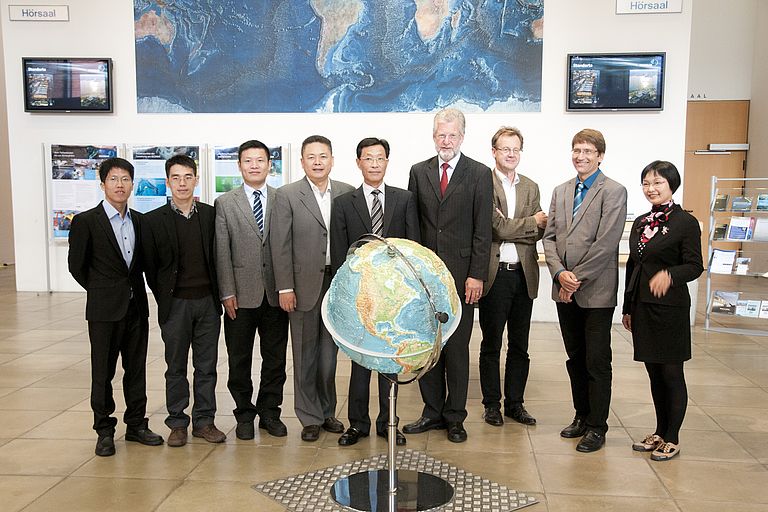 Representatives of the Chinese State Oceanic Administration (SOA) and GEOMAR Helmholtz Centre for Ocean Research Kiel met at GEOMAR. Photo: J. Steffen, GEOMAR