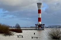Hochwasser an der Elbe. Das Verbundprojekt ElbeXtreme untersucht Auswirkungen von Extremereignissen auf Ökosystemleistungen im Mündungsgebiet der Elbe. Foto: Maike Nicolai, GEOMAR