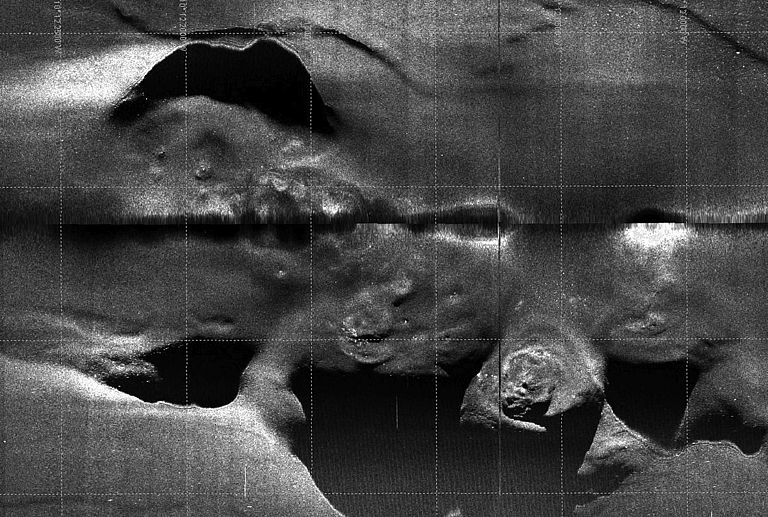 Sidescan-Sonar Aufnahme des Schlammvulkans M. Ivanov. AUV-Team, GEOMAR