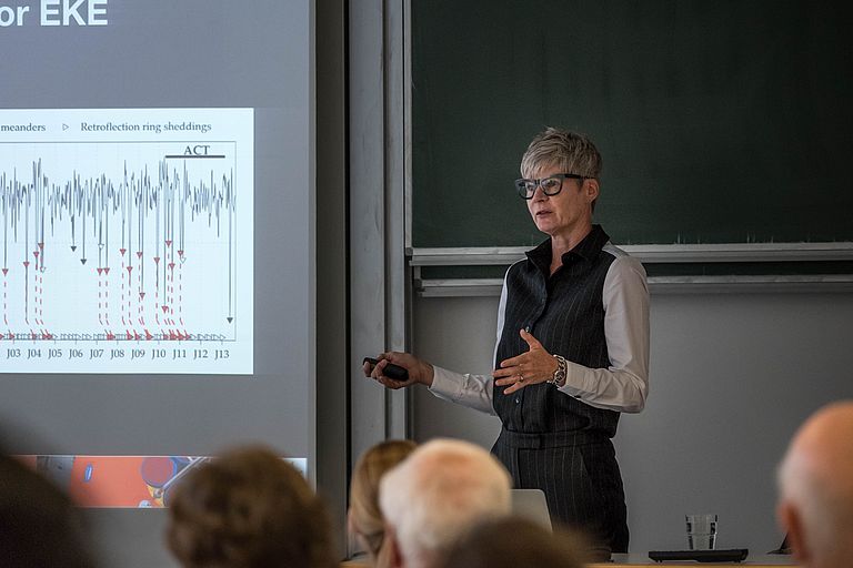 Prof. Dr. Lisa Beal during the "Marie Tharp Lecture". Photo: Nikolas Linke/GEOMAR