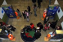 Schüler der Adolf-Reichwein-Schule in Kiel Dietrichsdorf erkunden die Ausstellung "Sturmflut - wat geiht mi dat an?" Foto: J. Steffen, IFM-GEOMAR