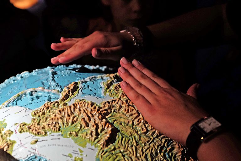 An ocean to touch in the exhibition of the the cluster of excellence  "The Future Ocean". Photo: Jan Steffen, GEOMAR