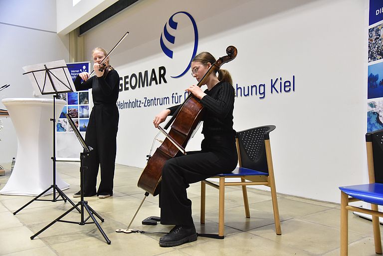 Mitglieder der Orchesterakadmie Schleswig-Holstein sorgten für den musikalischen Rahmen. Foto: Thomas Eisenkrätzer, GEOMAR