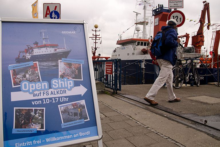 Open Ship auf FS ALKOR gehört auch 2015 zum Kieler Woche-Programm der Kieler Meeresforschung. Foto: J. Steffen, GEOMAR