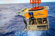 Recovery of the remotely operated vehicle ROV Kiel 6000 during the SONNE expedition SO229.