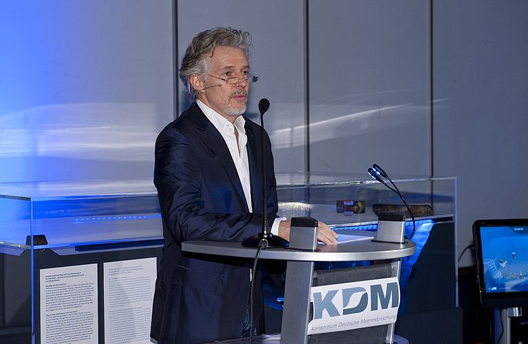 Frank Schätzing eröffnete die Ausstellung "Unsere Blaue Zukunft".