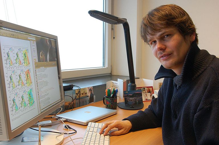 Prof. Dr. Douglas Maraun leitet die deutsch-russische Forschergruppe, die sich mit den Ursachen von Wetterextremem beschäftigt. Foto: GEOMAR
