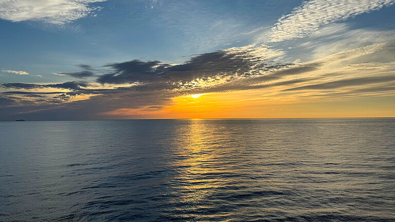 Sonnenuntergang über dem Mittelmeer
