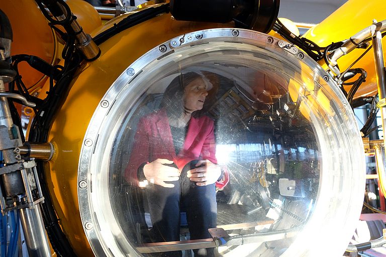 Katrin Göring-Eckardt im Tauchboot JAGO. Foto: J. Steffen, GEOMAR