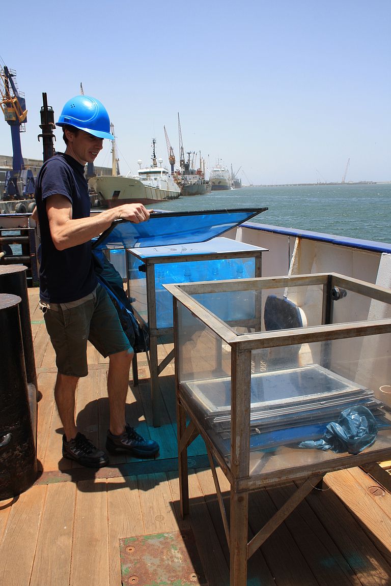 Checking the incubators used for the experiments in Namibia before setting off on our 5-week research cruise. Photo: Angela Stippkugel, GEOMAR