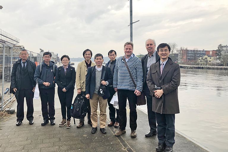 Professor Christian Berndt (GEOMAR 3rd from right) and Professor Gerhard Bohrmann (Marum, 2nd from right) welcome the guests from Taiwan in Kiel. Photo: Saulwood Lin