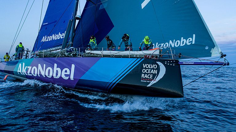 Die Yacht AkzoNobel wurde nach der sechsten Etappe in Auckland mit den Kieler Sensoren nachgerüstet. Foto: James Blake/Volvo Ocean Race