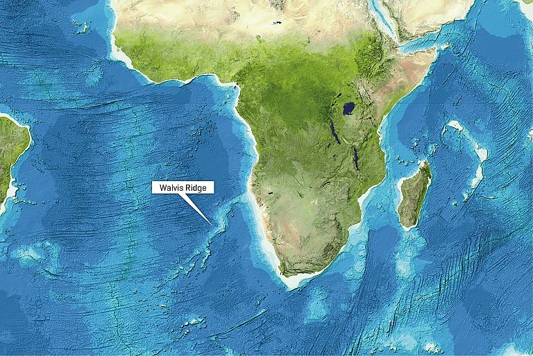 Der Walvis-Rücken (engl.: Walvis Ridge) erstreckt sich über 3000 Kilometer Länge im Südatlantik. Er ist das Ziel der Expedition SO233 mit dem deutschen Forschungsschiff SONNE. Image reproduced from the GEBCO world map 2014, www.gebco.net