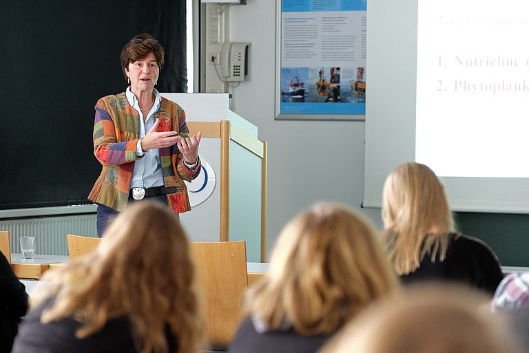 Prof. Dr. Katherine Richardson während der Marie-Tharp Lecture am GEOMAR. Foto: Jan Steffen, GEOMAR