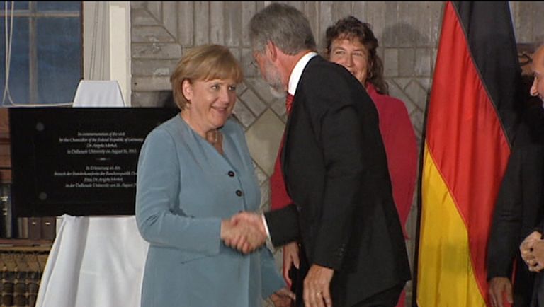 Bundeskanzlerin Dr. Angela Merkel begrüßt GEOMAR Direktor Prof. Dr. Peter Herzig bei ihrem Besuch in Halifax. Quelle CBCNews