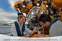 Kostbare Proben. Foto aus der Ausstellung "Ozeanversauerung: Das andere Kohlendioxid-Problem". Foto: Solvin Zankl