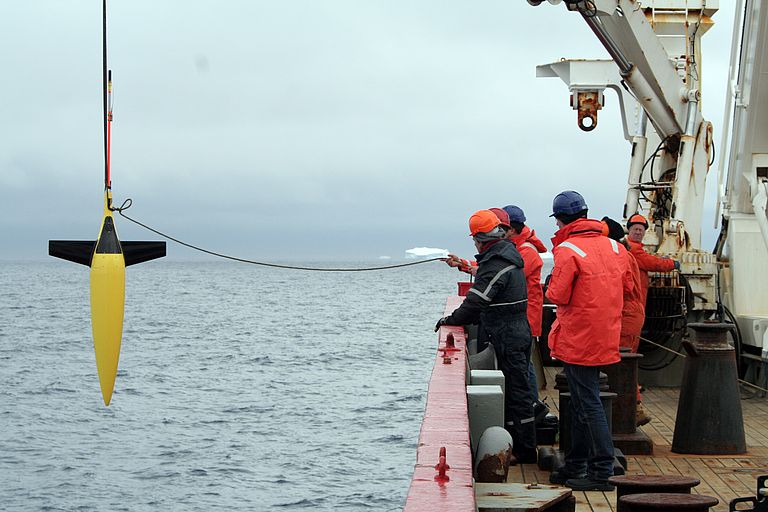 Launch of an oceanographic glider from the RRS JAMES CLARK ROSS. Photo: S. Schmidtko, GEOMAR