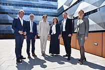 Gruppenbild zur Einweihung des GEOMAR-Neubaus