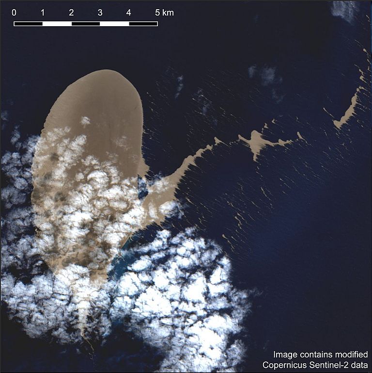Ausbreitung des Bimssteinfloßes auf einer Aufnahme des Satelliten Copernicus Sentinel-2- Foto: ESA