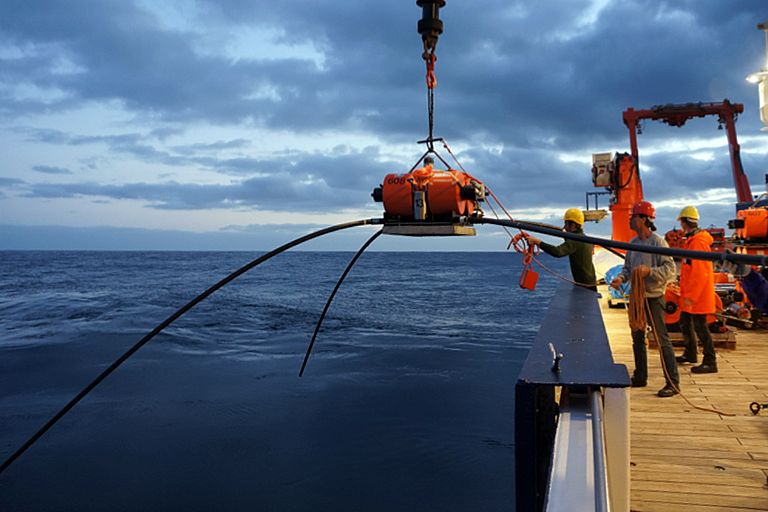 Elekromagnetische Verfahren zur Untersuchung des Meeresbodens gehörten in diesem Jahr zu den Themen der C.-F.-Gauß-Lecture der Deutschen Geophysikalischen Gesellschaft (DGG). Foto: Catherine Rannou