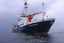Das Forschungsschiff Meteor auf See. Foto: Peter Linke, IFM-GEOMAR