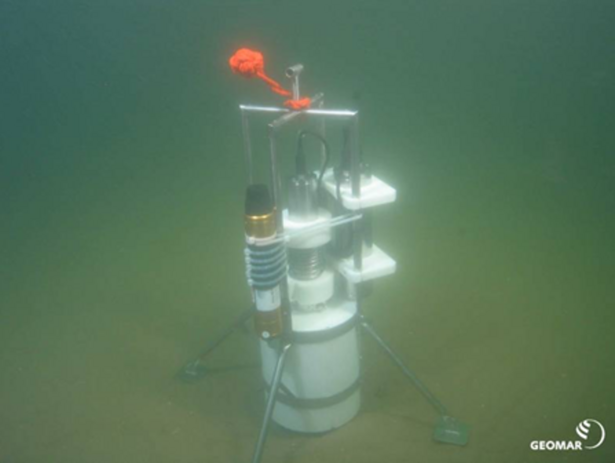 PWS with HOMER beacon deployed by ROV Kiel 6000 in the sandy sediments of the Southern German North Sea.