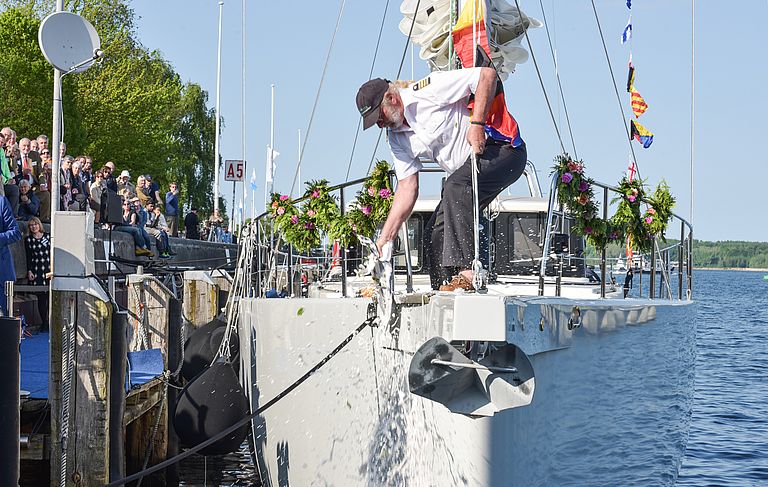Kapitän Erik von Krause bei der Taufe der Eugen Seibold. Foto: T. Eisenkrätzer