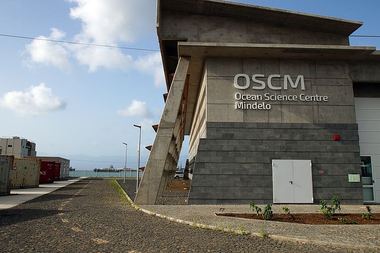Das Projekt REEBUS beschäftigt sich mit dem Auftriebsgebiet im östlichen tropischen Nordatlantik. Das Ocean Science Centre Mindelo auf der Kapverden-Insel São Vicente spielt eine wichtige Rolle für die Logistik der hier geplanten Untersuchungen. Foto: Björn Fiedler/GEOMAR